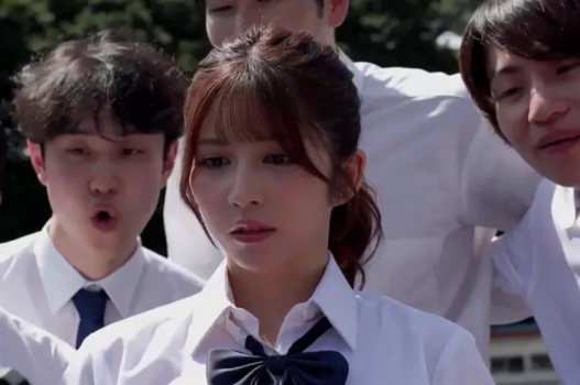 cliphot69 sex Gã nhân viên bán cò số hưởng